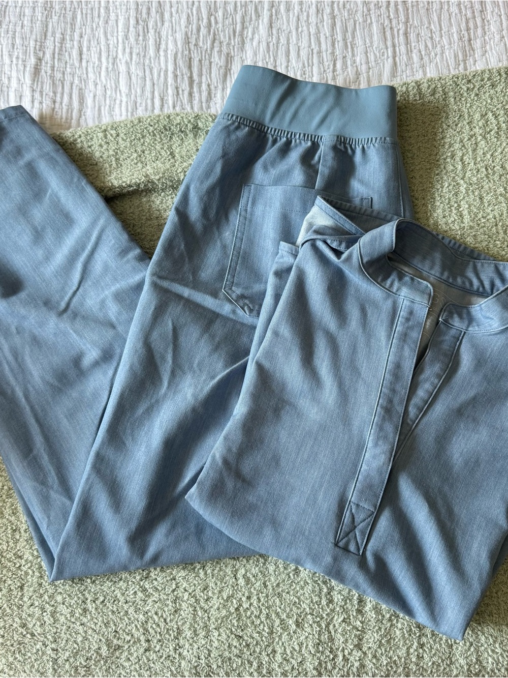 Heather indigo figs scrub set